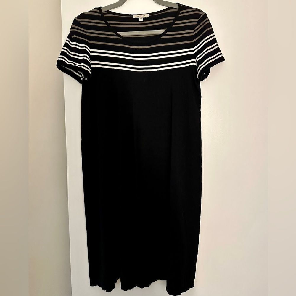 Max Studio dress. Sits just above the knee on 5’8 model. Blend of rayon/spandex.